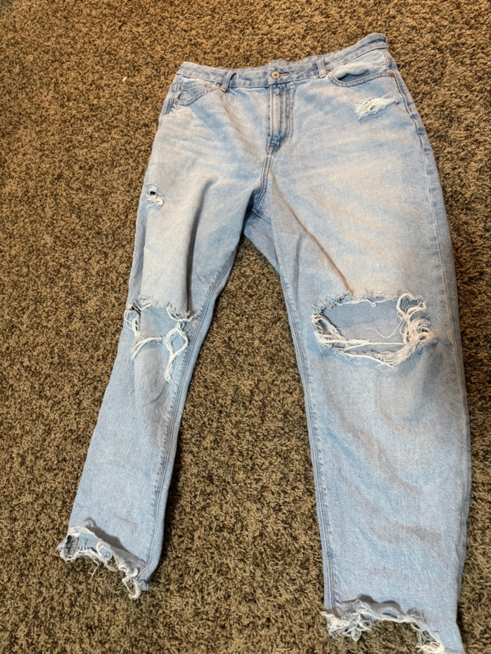 American Eagle Outfitters Light Blue Distressed Boyfriend Jeans